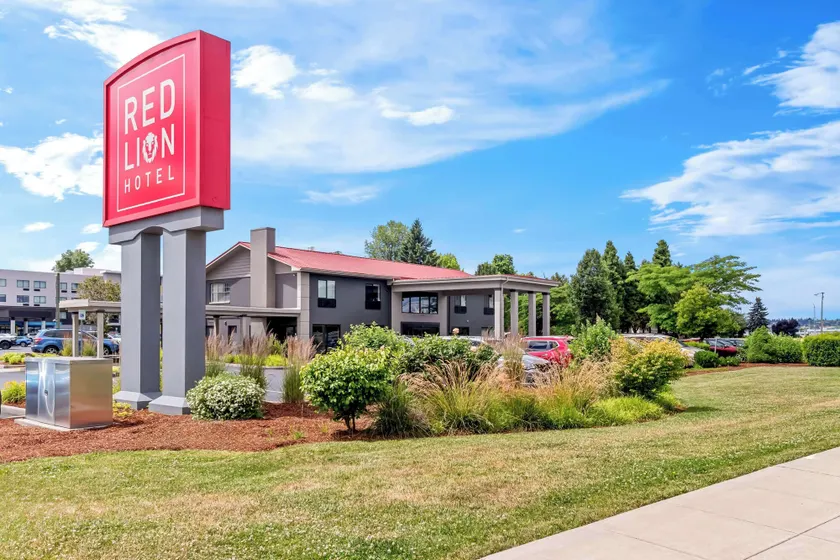 Red Lion Hotel Portland Airport - Image 1