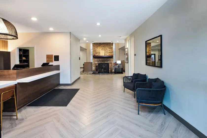 Staybridge Suites Omaha 80th and Dodge by IHG - Lobby