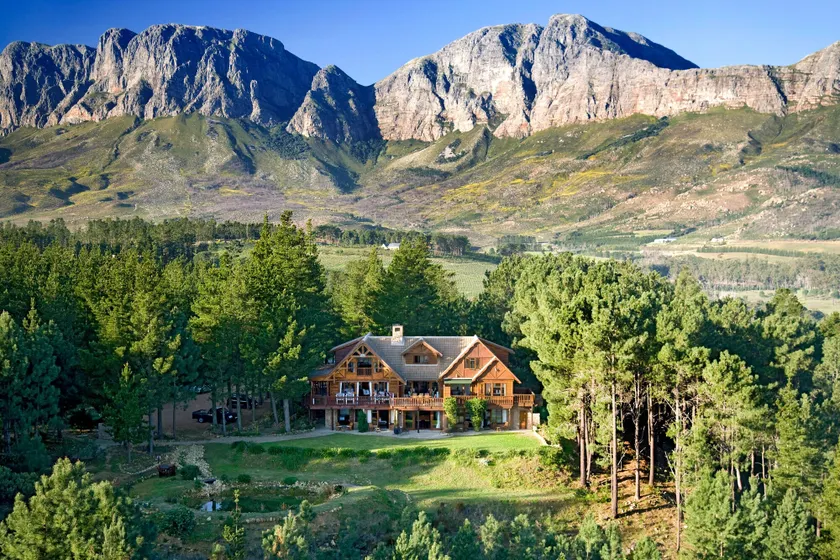 Lalapanzi Lodge - Image 1