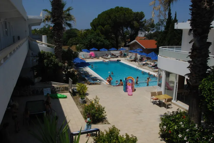 Paleos Apartments - Image 1