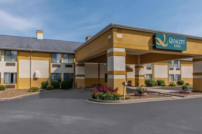 Quality Inn Lewisport - Image 1