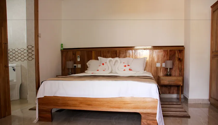 MC Self Catering - Image 1