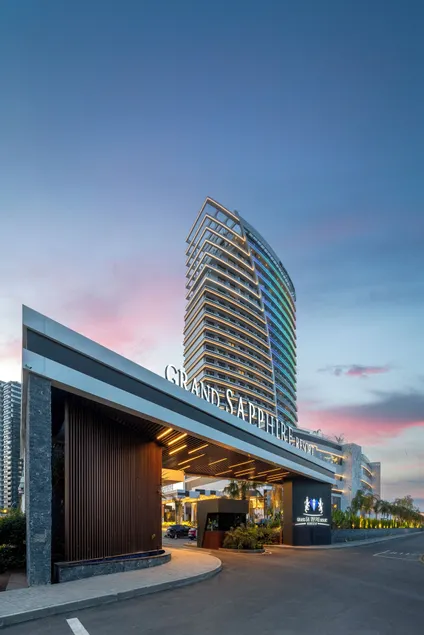 Grand Sapphire Resort & Casino - Image 1