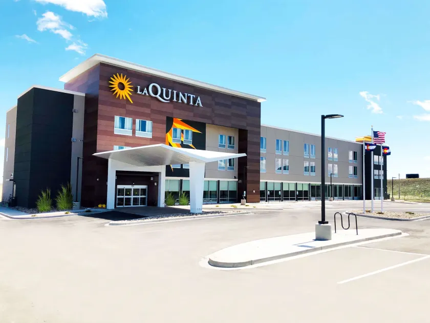 La Quinta Inn & Suites Limon by Wyndham - Image 1