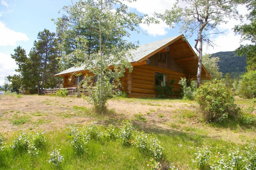 Chilko Lake Lodge - Image 1