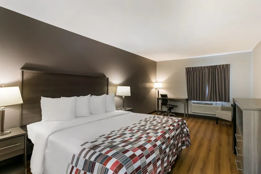 Red Roof Inn Denver - Image 1