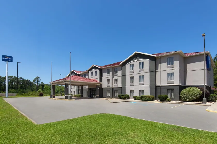 Baymont by Wyndham Moss Point Pascagoula - Image 1