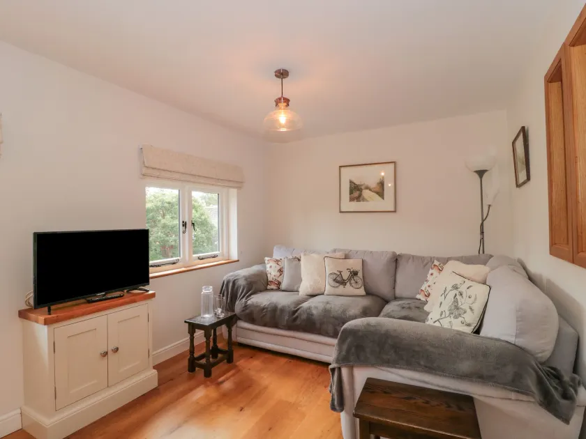 Greenham Rise - Image 1
