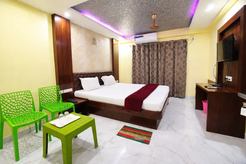 HOTEL ARYA PALACE - Image 1