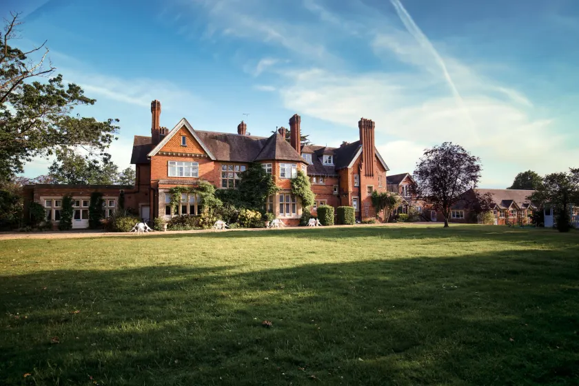 Cantley House Hotel - Wokingham - Image 1