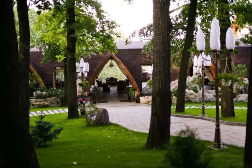 Hotel La Castel Iasi - Image 1