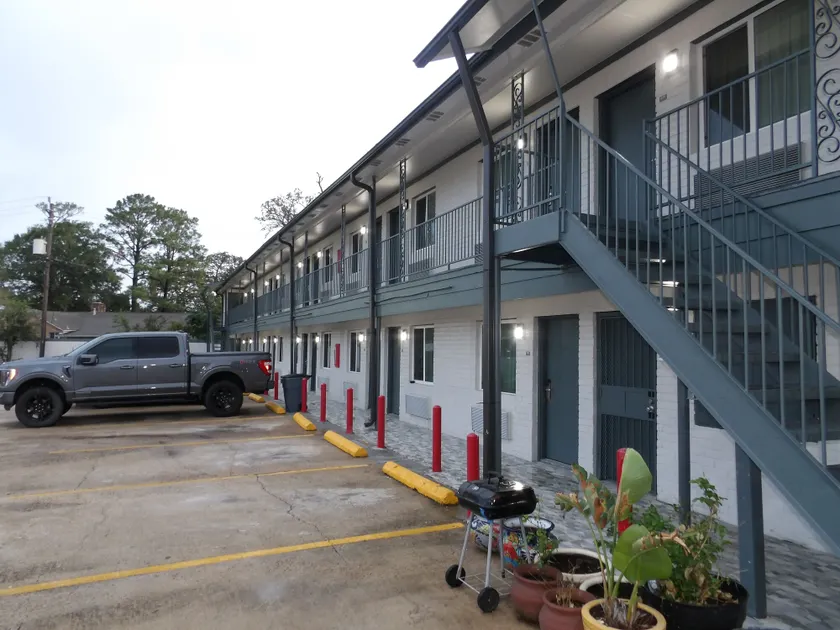 Southmore Boulevard Motel - Image 1