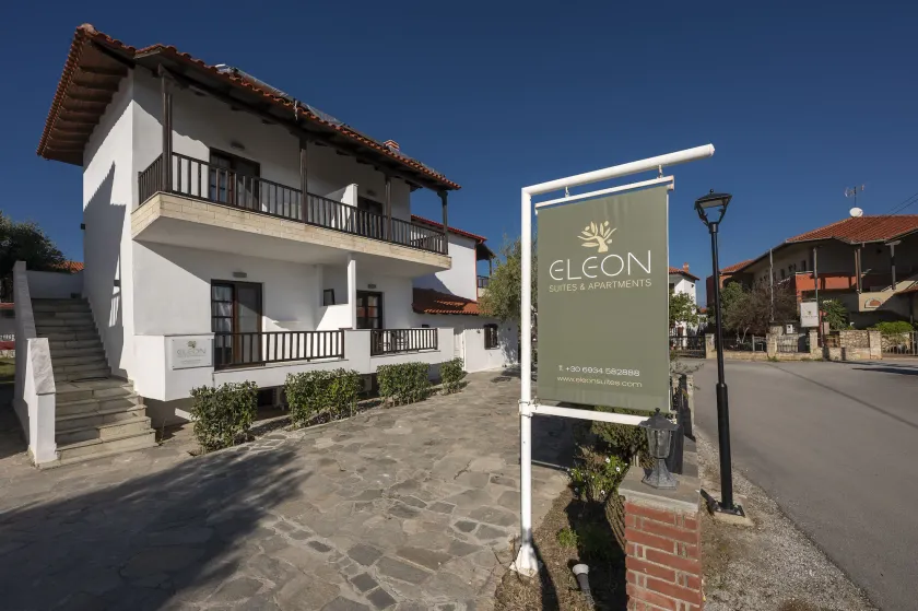 Eleon Suites & Apartments - Image 1