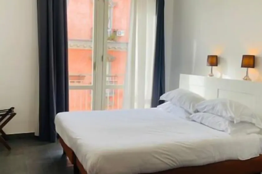 Jazz Hotel - Image 1
