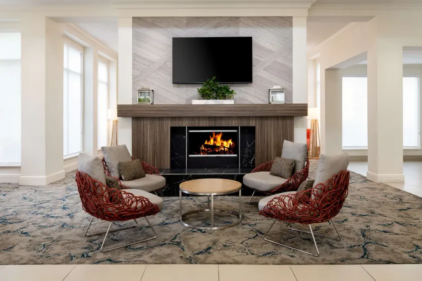 Hilton Garden Inn Roseville - Image 1
