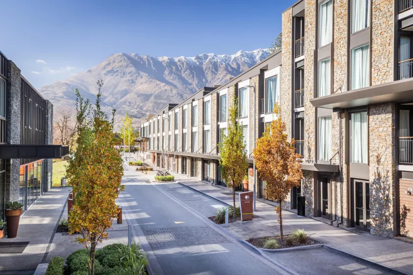 DoubleTree by Hilton Queenstown - Image 1