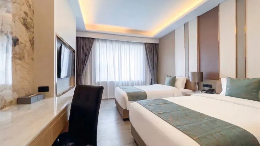 Enrich Grand Hotel - Image 1