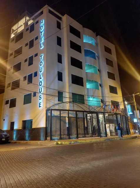 Hotel Toulouse Arequipa - Image 1