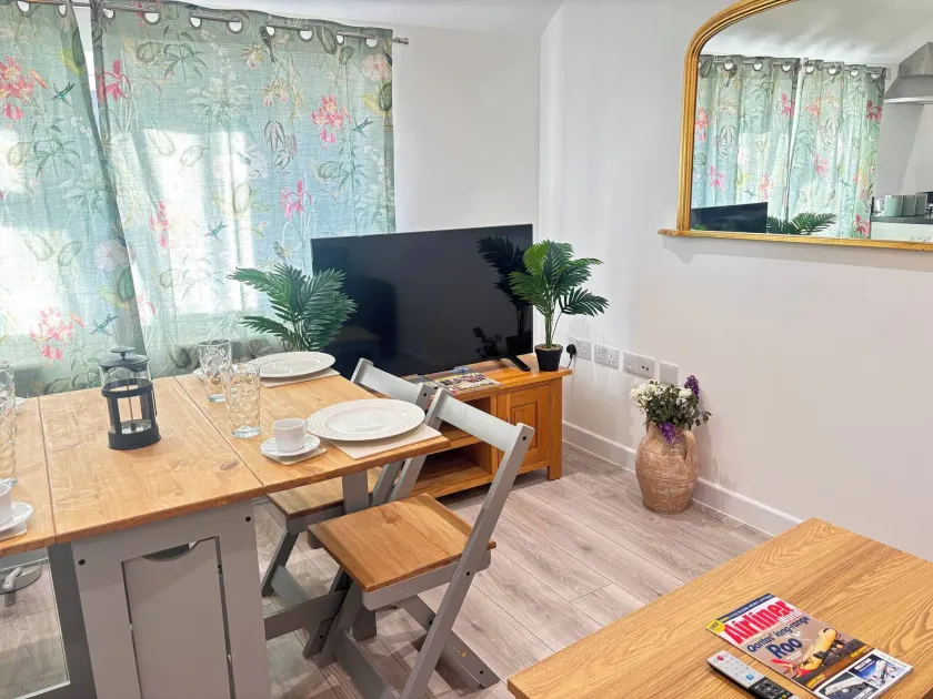 Stylish & Spacious 1-Bed Oxford Apartment - Image 1