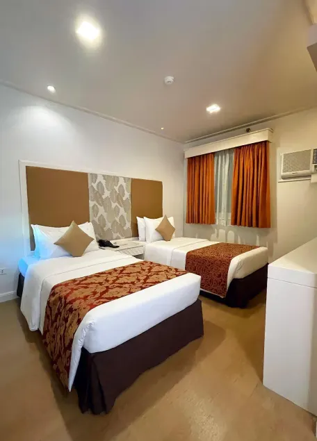La Piazza Hotel and Convention Center  - Chambre