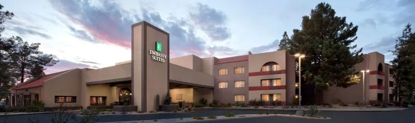 Embassy Suites by Hilton Phoenix Tempe - Image 1