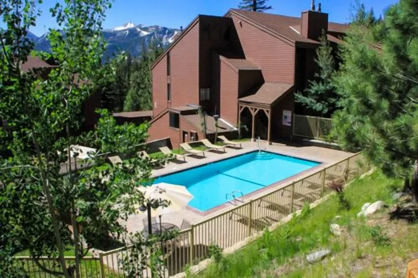 Mammoth Ski Racquet Club 55 - Image 1