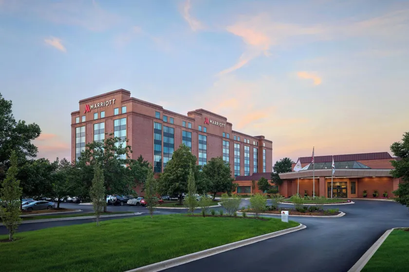 Chicago Marriott Northwest - Image 1