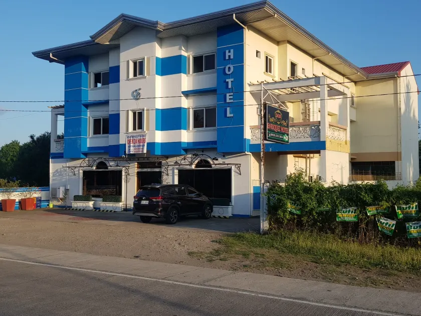 Enriquez Hotel - Image 1