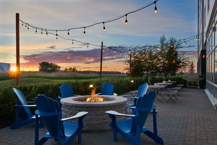 Residence Inn by Marriott Calgary Airport - Image 1