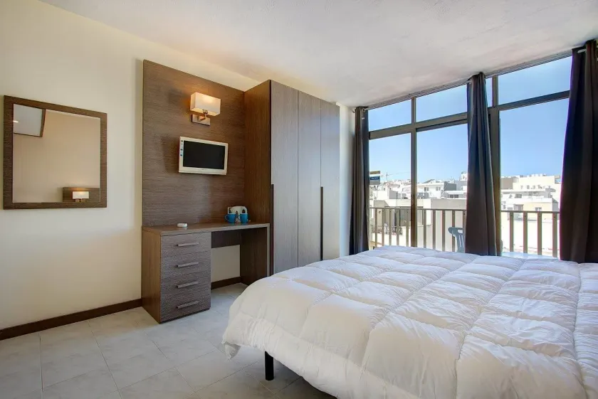 Primera Hotel - Image 1