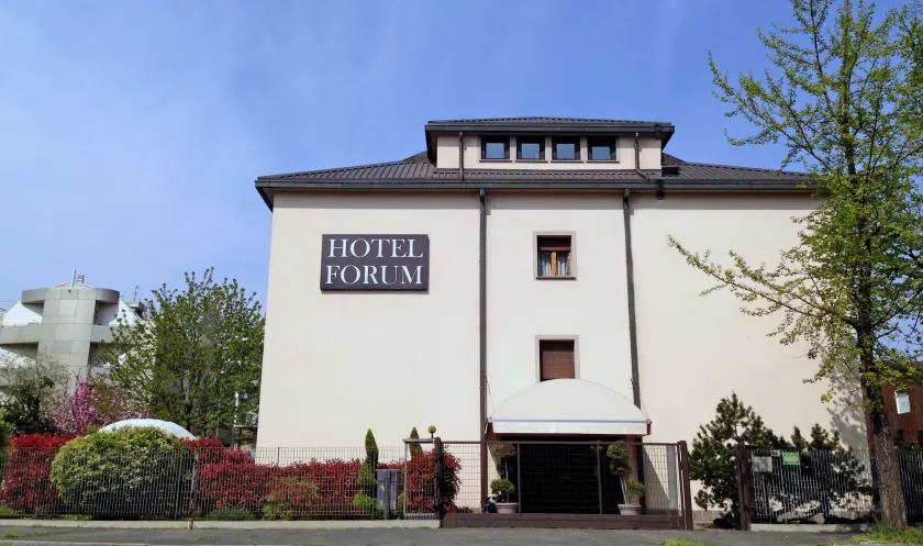 Hotel Forum - Image 1