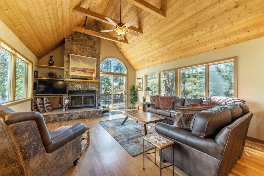 4 Bedrooms - Image 1