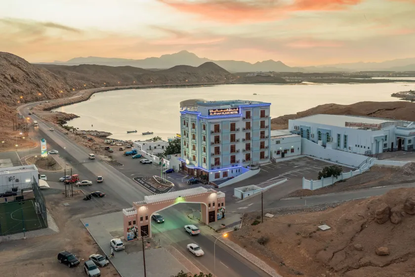 Al Ayjah Plaza Hotel - Image 1