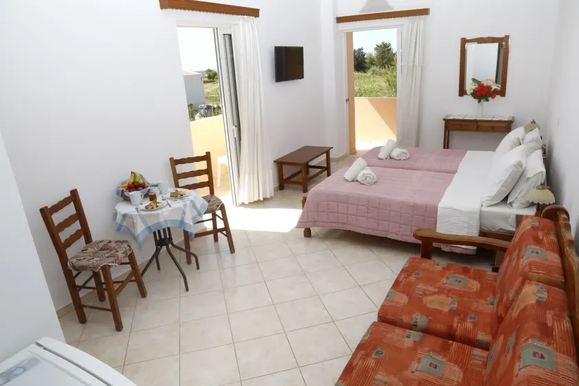 Athina - Image 1