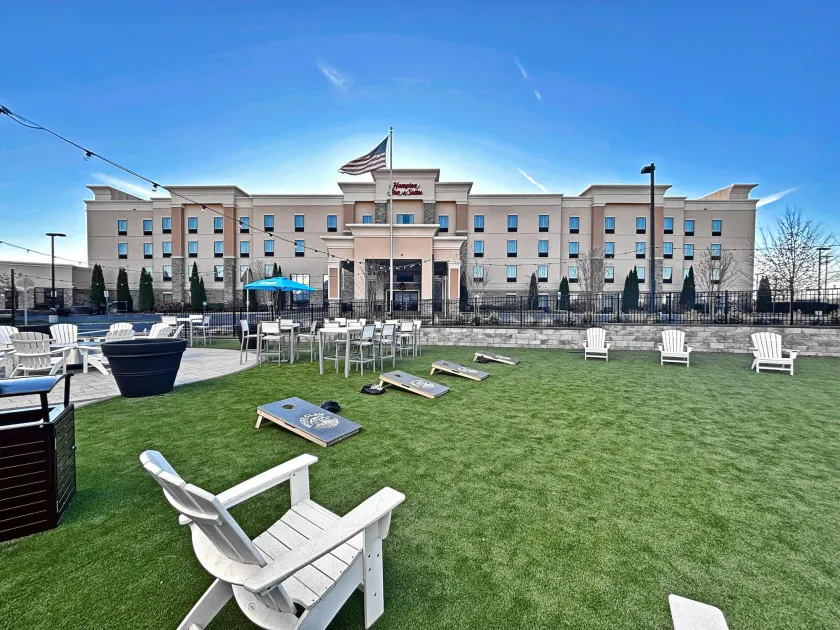 Hampton Inn & Suites Robbinsville - Image 1