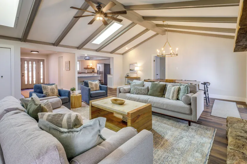 Waterfront Home on Greers Ferry Lake w/ Game Room - Image 1