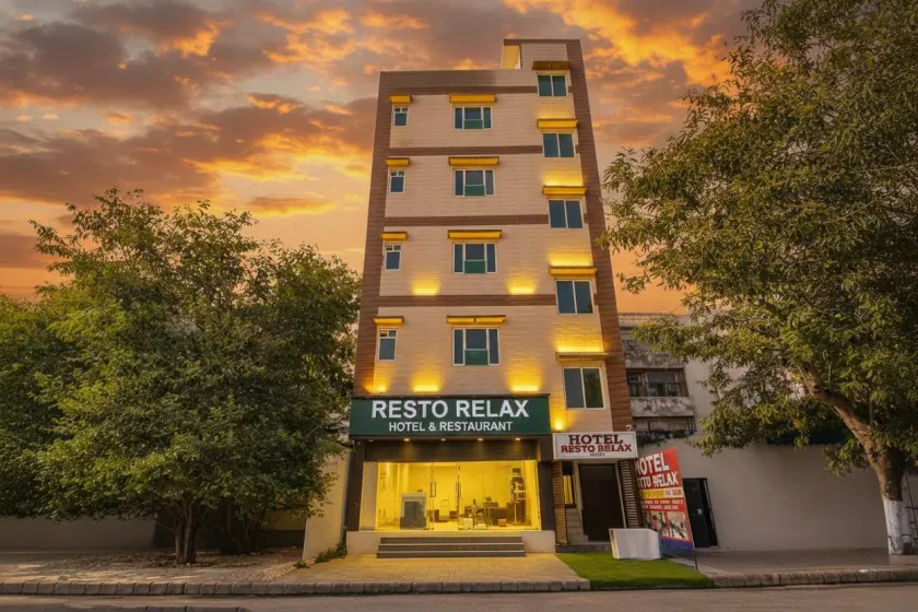 Fabhotel Resto Relax - Image 1
