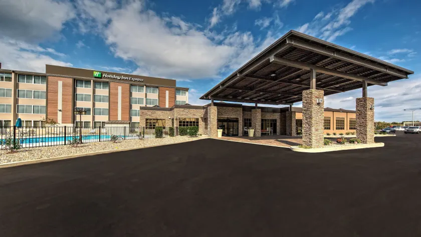 Holiday Inn Express Louisville Airport Expo Center by IHG - Image 1