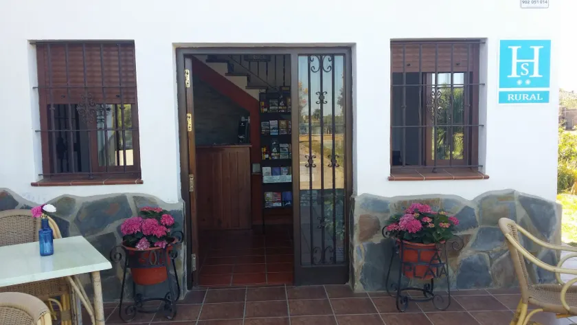 Hostal Rural La Plata Parking Incluido - Image 1