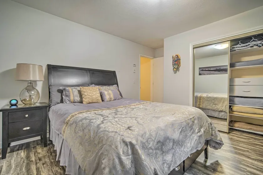 Walk to Downtown & Coast Trail: Condo in Anchorage - Interiør