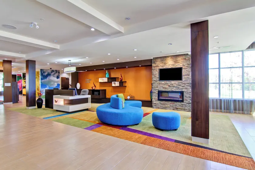 Fairfield Inn & Suites by Marriott Kamloops - Image 1