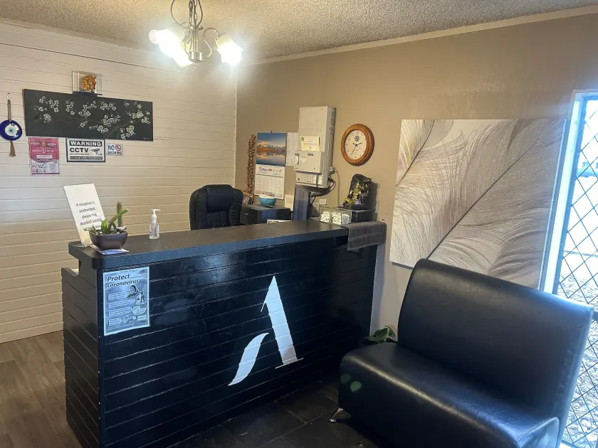 Aquarius Motor Inn - Image 1