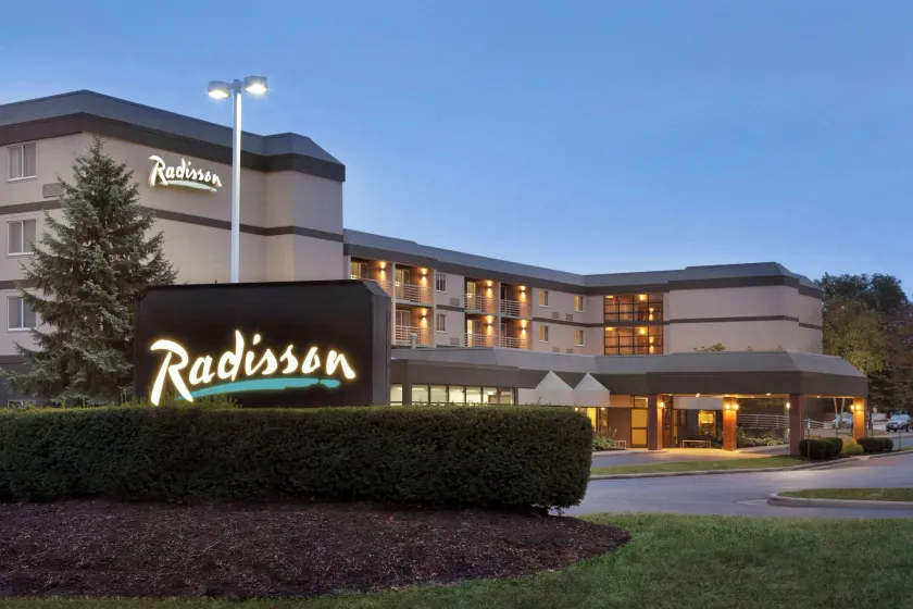Radisson Hotel Akron/Fairlawn - Image 1