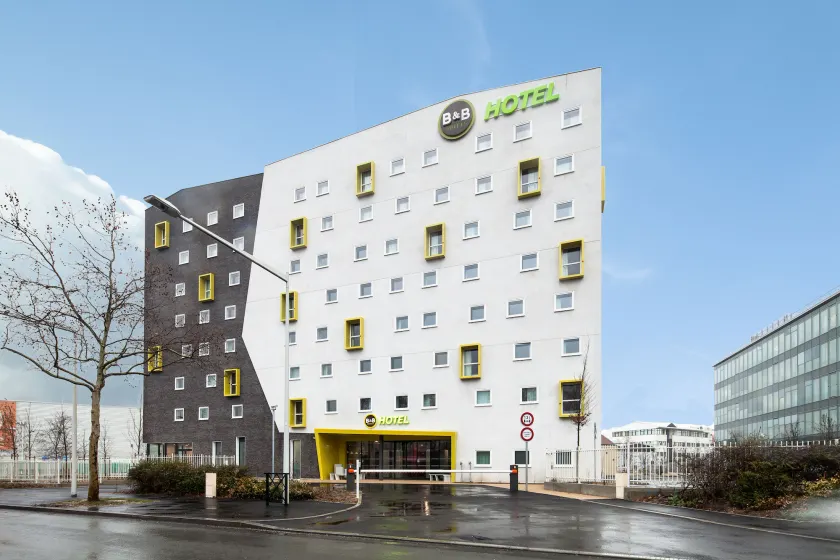 B&B HOTEL NANTERRE Rueil-Malmaison - Image 1