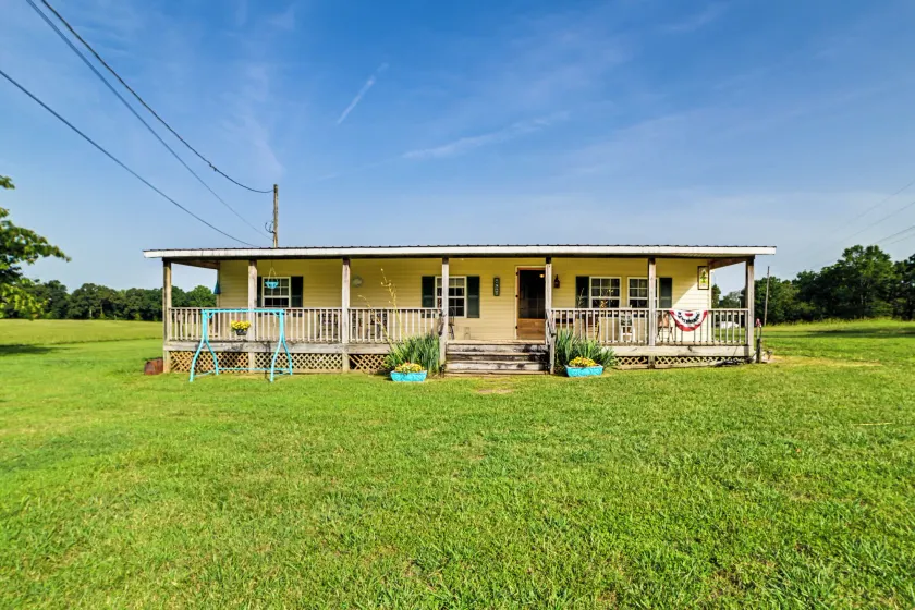 Peaceful Mcewen Home w/ Spacious Yard! - Image 1