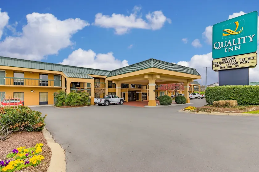 Quality Inn Goodlettsville - Image 1