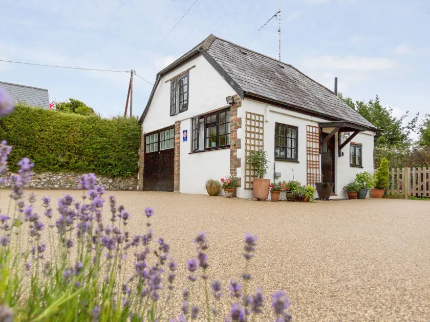 Little England Cottage - Image 1