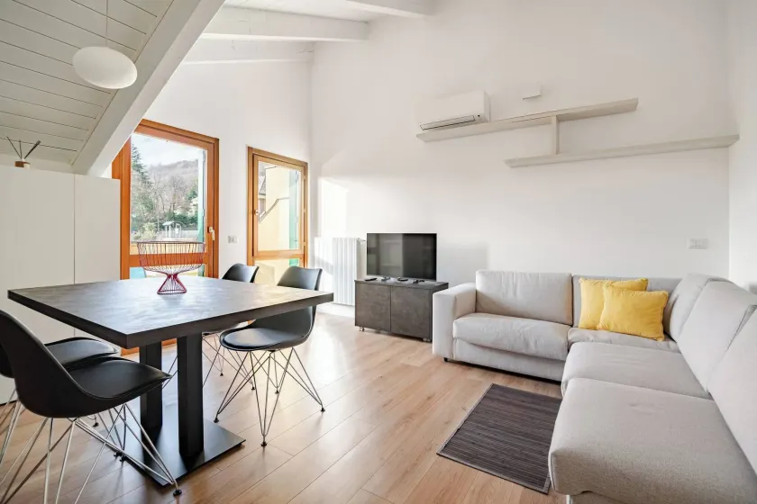 Modern Flat 2 near the Swiss Border in Viggi - Image 1