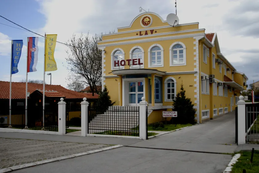Garni Hotel Lav - Image 1