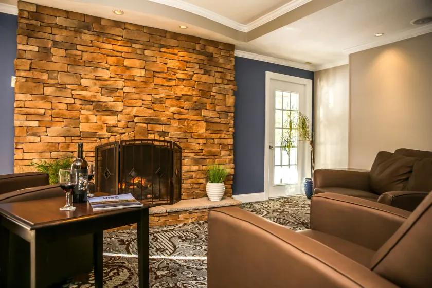 Golden Apple Inn - Interior entrance